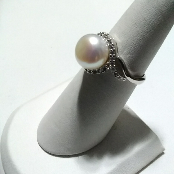 Pearl Ring - Picture 2 of 7